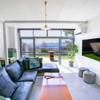 真鶴町ペットと泊まれてBBQも可能な広々ワンフロア貸切apartment Hotel途乃中RC1, ξενοδοχείο σε Manazuru