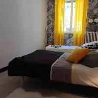 COUNTRY Cottage, hotel u gradu Craponne-sur-Arzon
