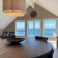 Pulpit Rock - Home with balcony & amazing views, hotel en Strand