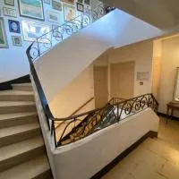 Les Platanes โรงแรมในRaucoules
