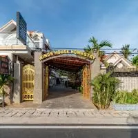 Wings House Homestay Ho Tram, хотел в Хо Трам