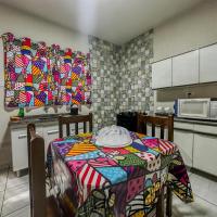 Casa gostosinha perto do centro + ar cond. e vaga, hotel poblíž Letiště Ourinhos - OUS, Ourinhos