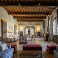Castello di Montemasso B&B โรงแรมในSanto Stefano A Tizzano