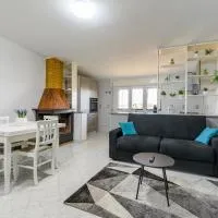 Coastal Whisper - 9 min to Airport & 700m to Sea, hotel i Focene