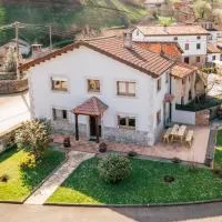 Vivienda vacacional Les Madreñes, hotel di Intriago
