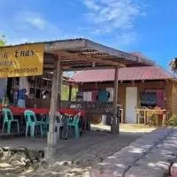 Enas Cottage Pamilacan IsLand, hotel em Baclayon