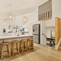 Forest Retreat with pool table & 10min to wineries, ξενοδοχείο στο Ώκλαντ