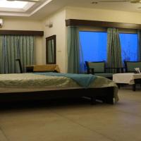 Blue Bird, hotel near Hisar Airport - HSS, Hisār