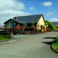 Castle Lodge - Brecon Beacons Accommodation, хотел в Sennybridge