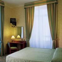 Hotel Dina, hotell Roomas