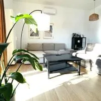 House FLOW, 3 room, free 2 parking: Bratislava şehrinde bir otel