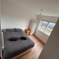 Superb Double room near Airport, hotel poblíž Letiště Dublin - DUB, Dublin