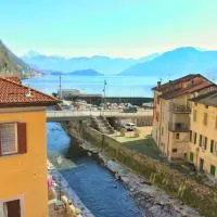 Studio Red - by MyHomeInComo, hotell i Argegno