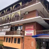Hotel Korona Хотел Корона: Debelets şehrinde bir otel