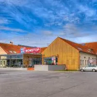 Itvv, hotel v destinácii Chvalovice