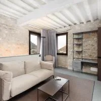 VOMAN Luxury Apartments, hotel u gradu Pjetrasanta