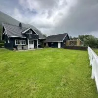 Scenic Private House Surrounded by Nature, hotell i Sæbø