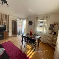 Super Monteurwohnung mit Balkon und Parkplatz, bei Bayreuth ruhig, 4 Betten Wifi, Küche, viešbutis mieste Creez