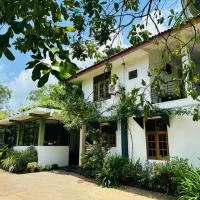 Samudra Luxe Resort, hotel di Habarana