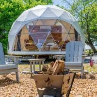 Stargazing domes on a farm, hotel a Wolfe City