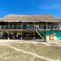 Hostal Doña Aura: Tintipan Island şehrinde bir otel