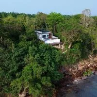 บ้านพักพูลวิลล่า The Munique Cliff House Chumphon - ริมผาพร้อมสระจากุซซี่, מלון בצ'ומפון