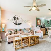 4 Mi to Beaches Vibrant Stuart Villa with Patio!, hotel poblíž Witham Field Airport - SUA, Stuart