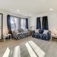 3 Mi to Hard Rock Casino Charming Home in Gary!、GaryにあるGary-Chicago Airport - GYYの周辺ホテル