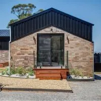 Rustic Luxury at The Old Dairy Couples Escape, hotel in Glenquarry