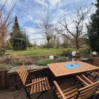 Haus Ostseesprung - Fewo Valentina im Souterrain mit Terrasse und gem Garten、バート・ドーベランのホテル