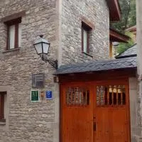 Tía María, hotel em Cerredo