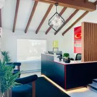 Econo Lodge Hotel Brossard, hotell i Brossard