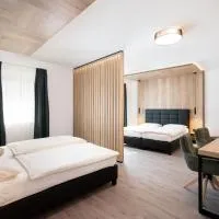 City Hotel Stockerau، فندق في تشوكيراو