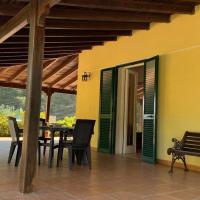 Padula Bianca - villa con accesso privato per la spiaggia - by Click Salento, hotel a Rivabella