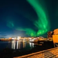 Kræmmervika Rorbuer - Rustic Cabins & Hostel in Lofoten, hotel em Ballstad