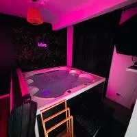 Nid ange love room vaucluse、ピオランのホテル