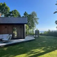 Modern house with lakeview - near town and nature – hotel w mieście Bankeryd