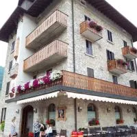 Hotel Carrara โรงแรมในเซรีนา