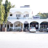 Kadambari hotel, hotel poblíž Letiště Satna - TNI, Maihar