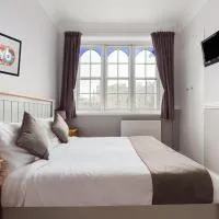 OYO Timothy's, hotell i Tenby