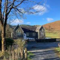 Tyn-Y-Berth Sleeps 27 luxury group accommodation, hotel em Tal-y-llyn