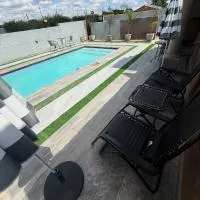 The Pool_deck apartment, hotel en Lebowakgomo
