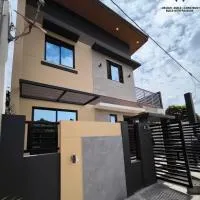 J&M Staycation Spot NEW 2BR Flat near City Center, hotell i Silañgang Mayao