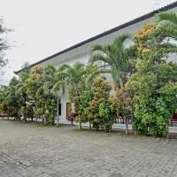 OYO 3096 Hotel Dewi Warsiki Near Gilimanuk Port, viešbutis mieste Gilimanukas