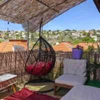 צימס - דירת אירוח בגליל עם מרפסת, hotel en Kefar Weradim