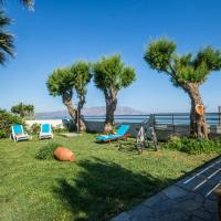 Big Blue Villa in Kisamos, 10 meters from Sea, hotel u gradu Kisamos