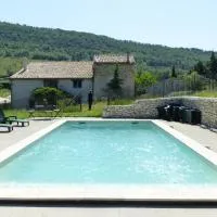 Chambre d'hôte dans ferme provençale, hotel di Banon
