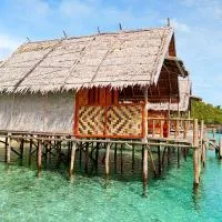 Rosye homestay raja ampat, hotel di Fam
