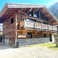 Chalet le petit Nicolas, jacuzzi, vue Mont Blanc, viešbutis Monblano Šamoni