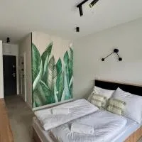 Mikroapartamenty Garden, хотел в Олешница